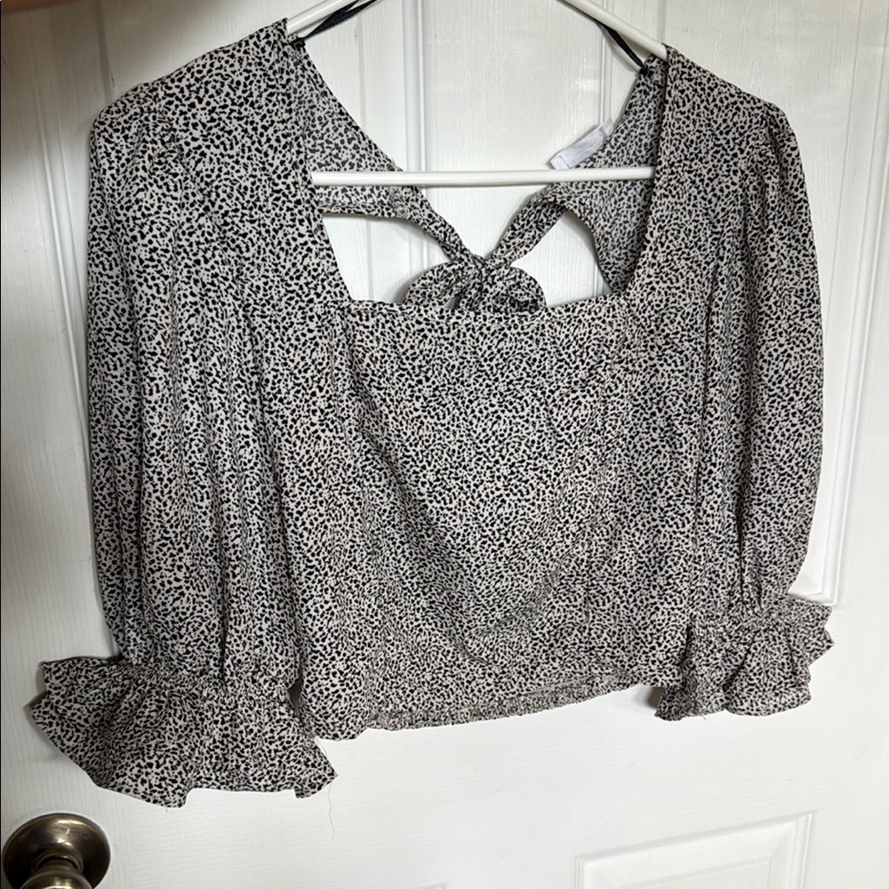 SIENNA SKI  juniors Black and Cream Patterned cropped Top